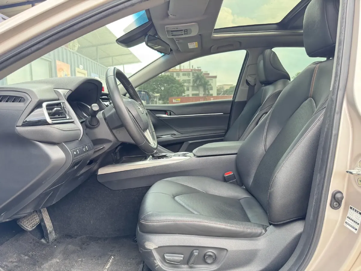 2019 Toyota Camry 2.5L 209HP L4 8AT,autocango,china used car exporter,china ev exporter,chinese used car exporter,chinese used ev exporter