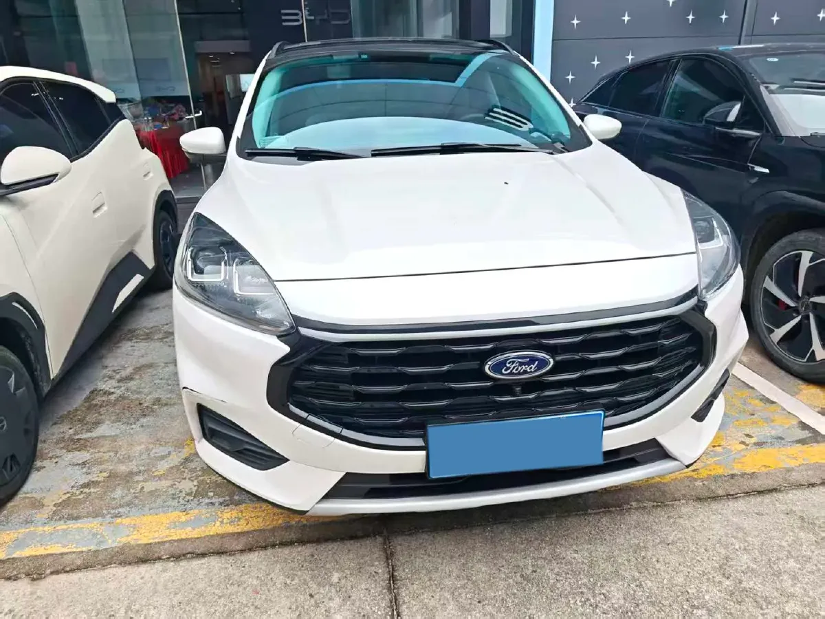2024 Ford Escape 2.0T 248HP L4 8AT,autocango,china used car exporter,china ev exporter,chinese used car exporter,chinese used ev exporter