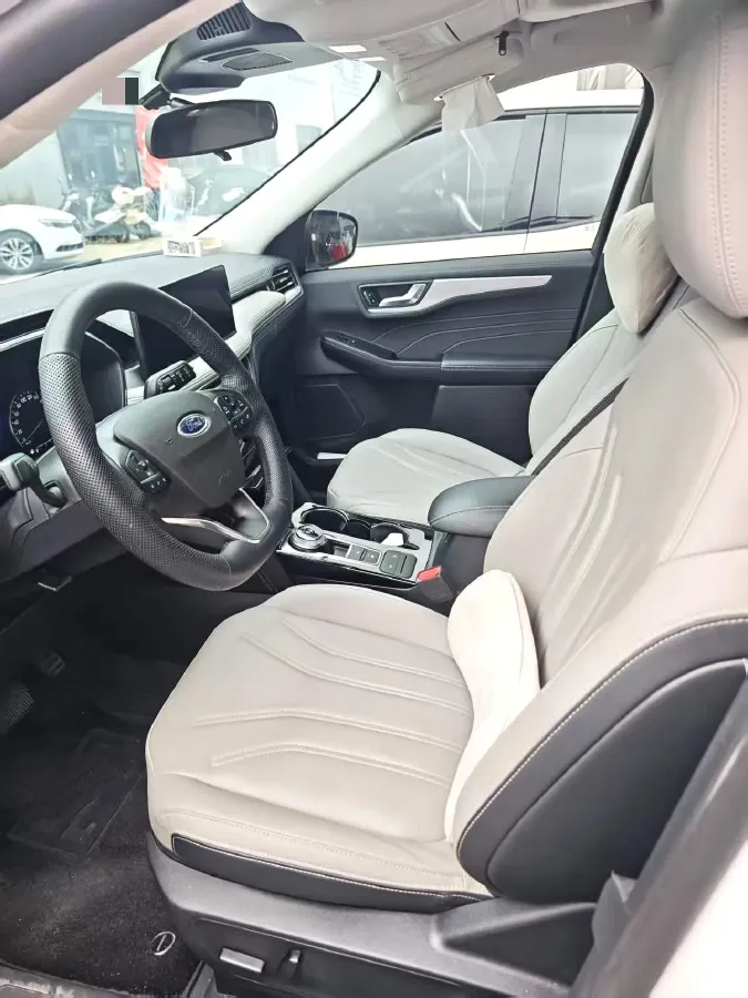 2024 Ford Escape 2.0T 248HP L4 8AT,autocango,china used car exporter,china ev exporter,chinese used car exporter,chinese used ev exporter