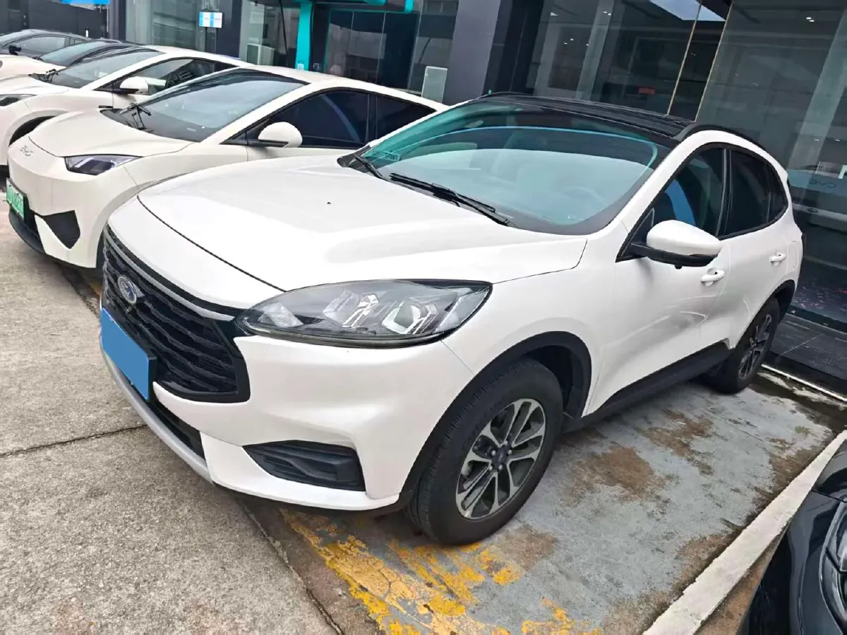 2024 Ford Escape 2.0T 248HP L4 8AT,autocango,china used car exporter,china ev exporter,chinese used car exporter,chinese used ev exporter