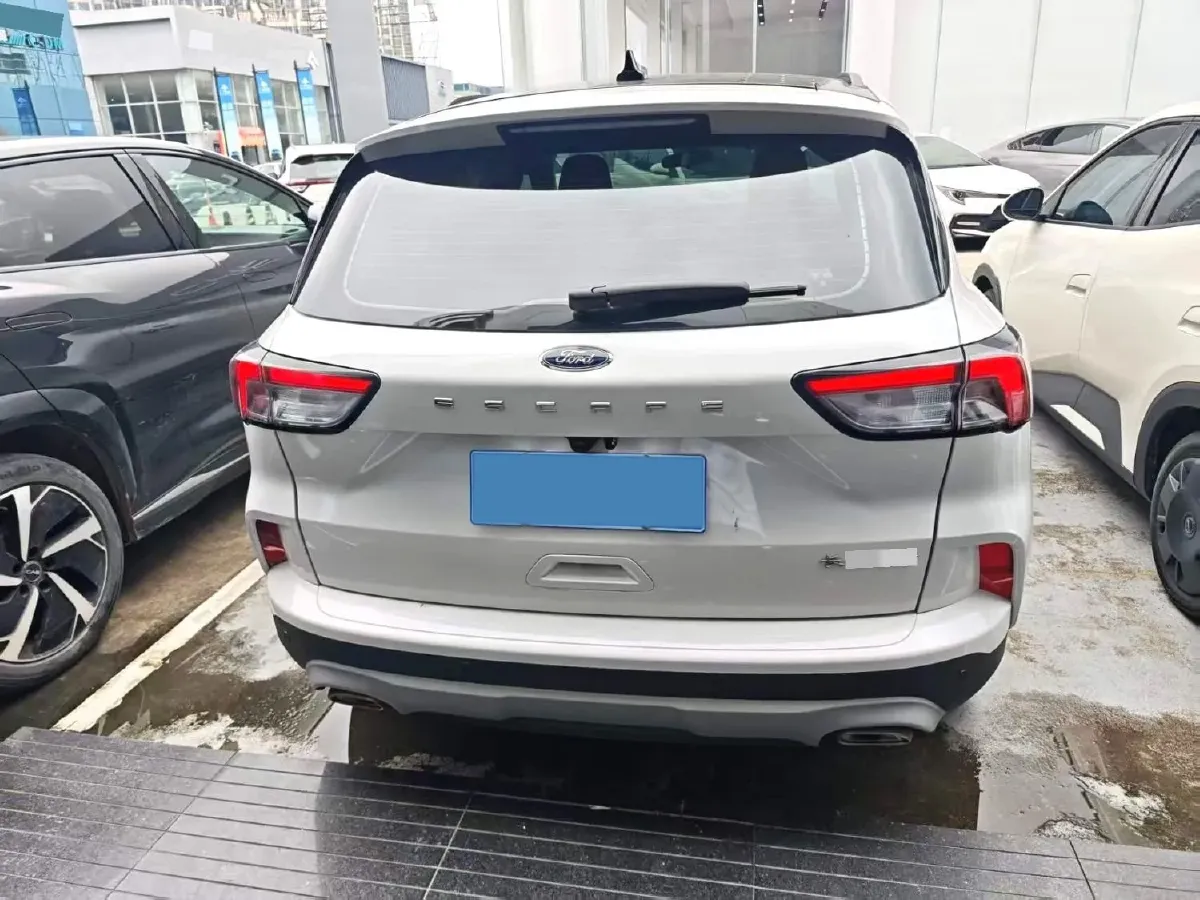2024 Ford Escape 2.0T 248HP L4 8AT,autocango,china used car exporter,china ev exporter,chinese used car exporter,chinese used ev exporter