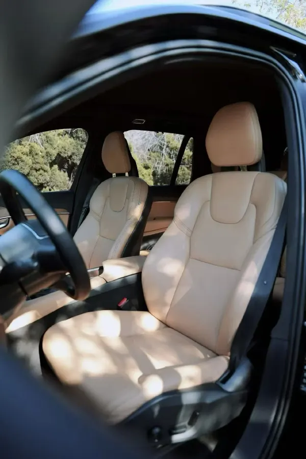 2018 Land Rover Discovery 2.0T 300HP L4 8AT,autocango,china used car exporter,china ev exporter,chinese used car exporter,chinese used ev exporter
