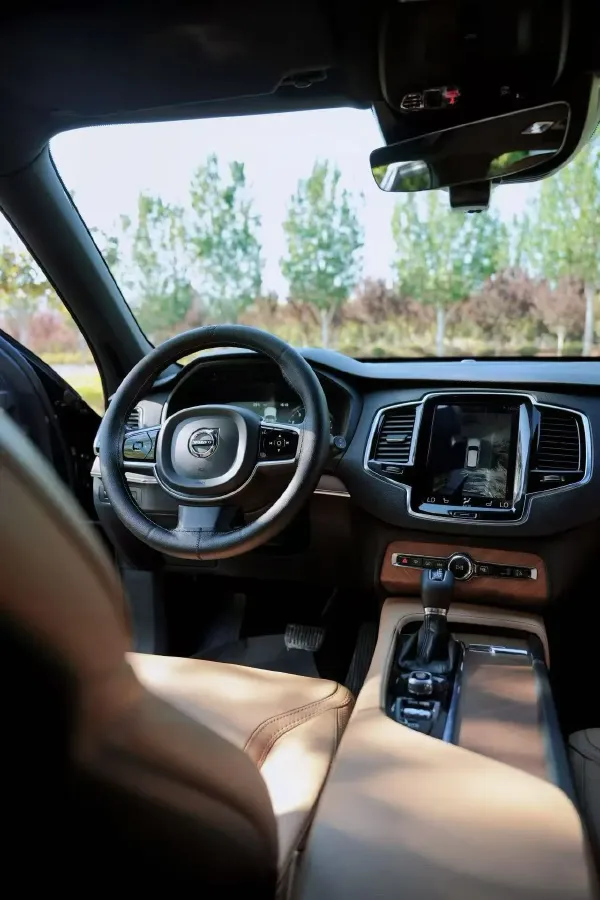 2018 Land Rover Discovery 2.0T 300HP L4 8AT,autocango,china used car exporter,china ev exporter,chinese used car exporter,chinese used ev exporter