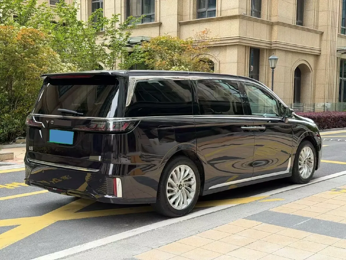 2022 Voyah Dream 1.5T 136HP L4 PHEV 25.57KWH,autocango,china used car exporter,china ev exporter,chinese used car exporter,chinese used ev exporter
