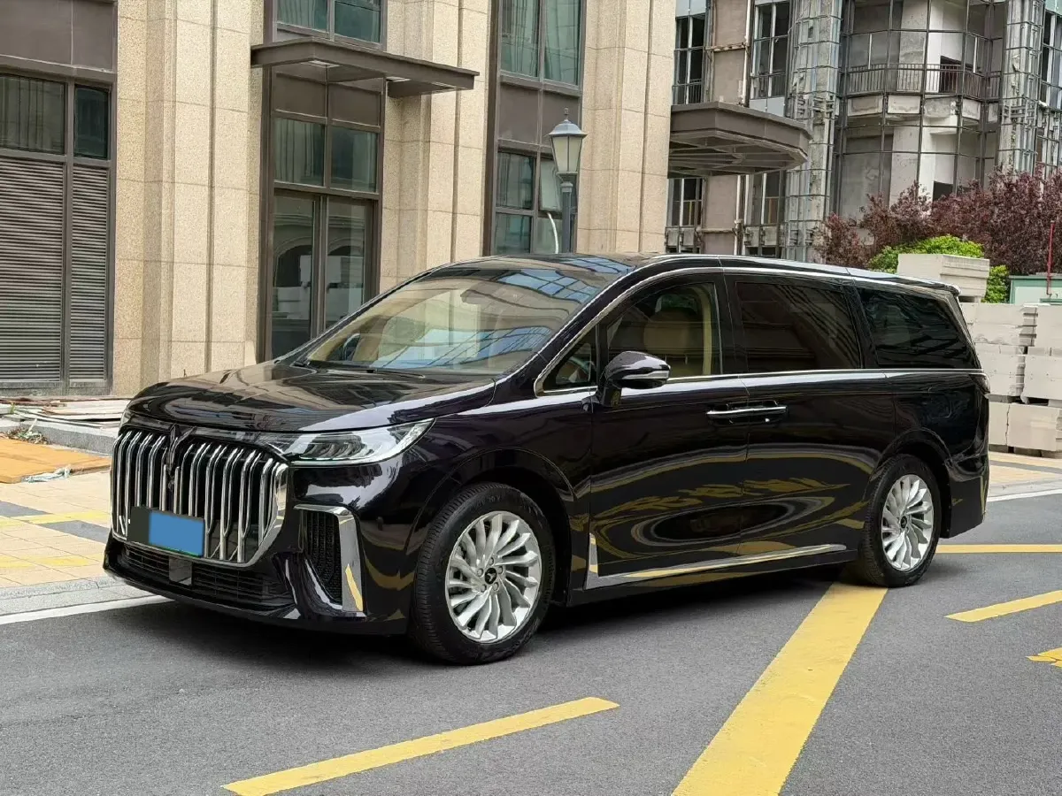2022 Voyah Dream 1.5T 136HP L4 PHEV 25.57KWH,autocango,china used car exporter,china ev exporter,chinese used car exporter,chinese used ev exporter