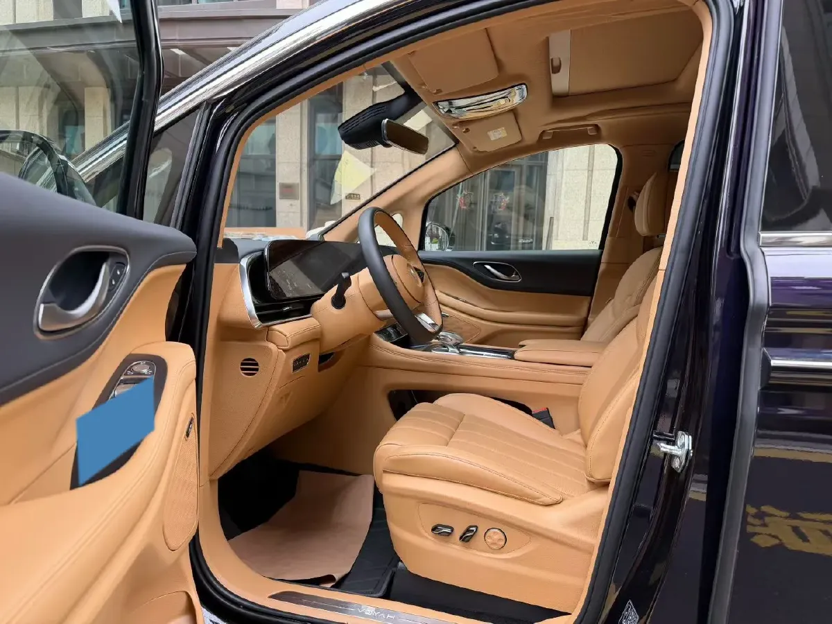 2022 Voyah Dream 1.5T 136HP L4 PHEV 25.57KWH,autocango,china used car exporter,china ev exporter,chinese used car exporter,chinese used ev exporter