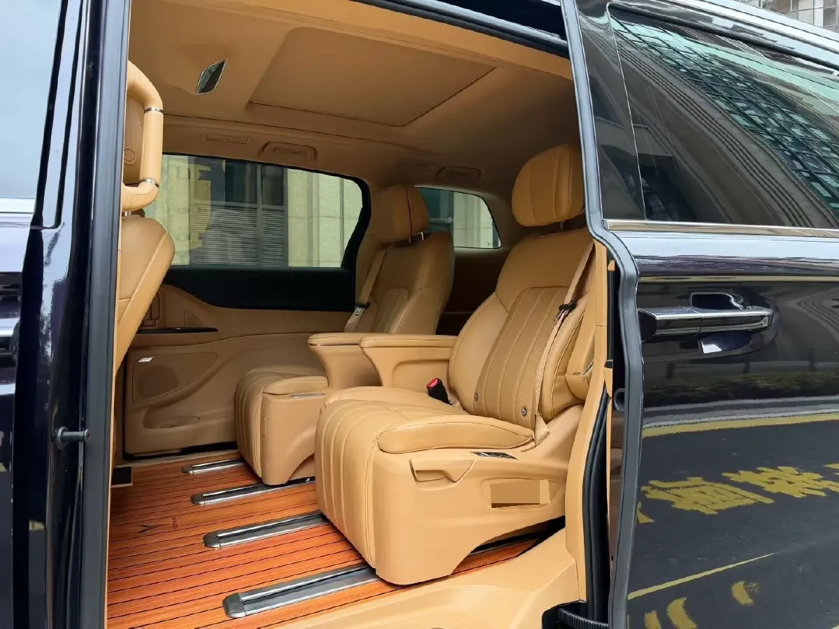 2022 Voyah Dream 1.5T 136HP L4 PHEV 25.57KWH,autocango,china used car exporter,china ev exporter,chinese used car exporter,chinese used ev exporter