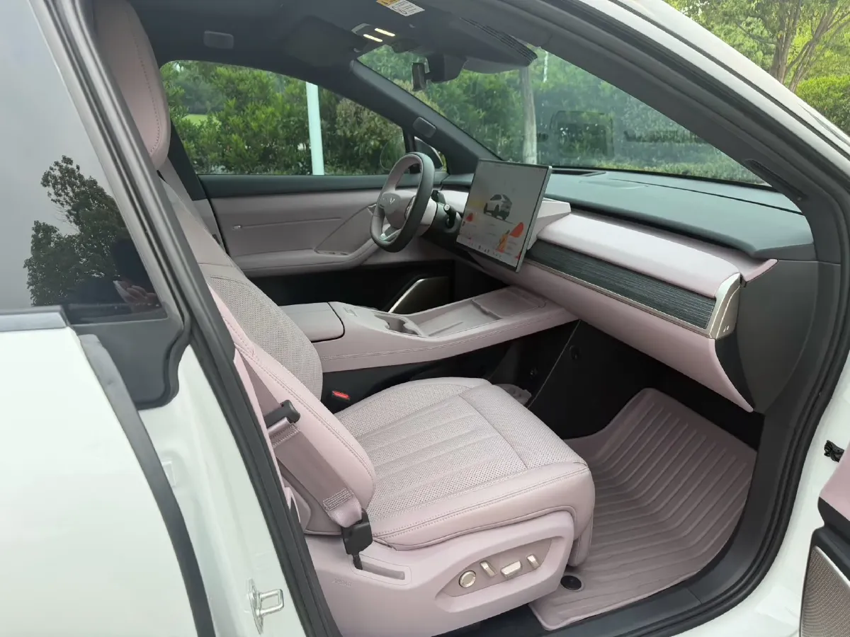2024 IM L6 BEV 75KWH,autocango,china used car exporter,china ev exporter,chinese used car exporter,chinese used ev exporter