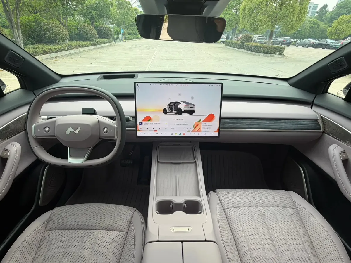 2024 IM L6 BEV 75KWH,autocango,china used car exporter,china ev exporter,chinese used car exporter,chinese used ev exporter