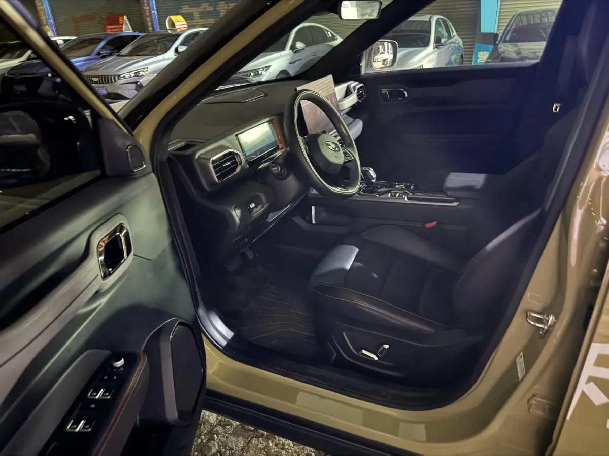 2025 Geely Cowboy 1.5T 181HP L4 7DCT,autocango,china used car exporter,china ev exporter,chinese used car exporter,chinese used ev exporter