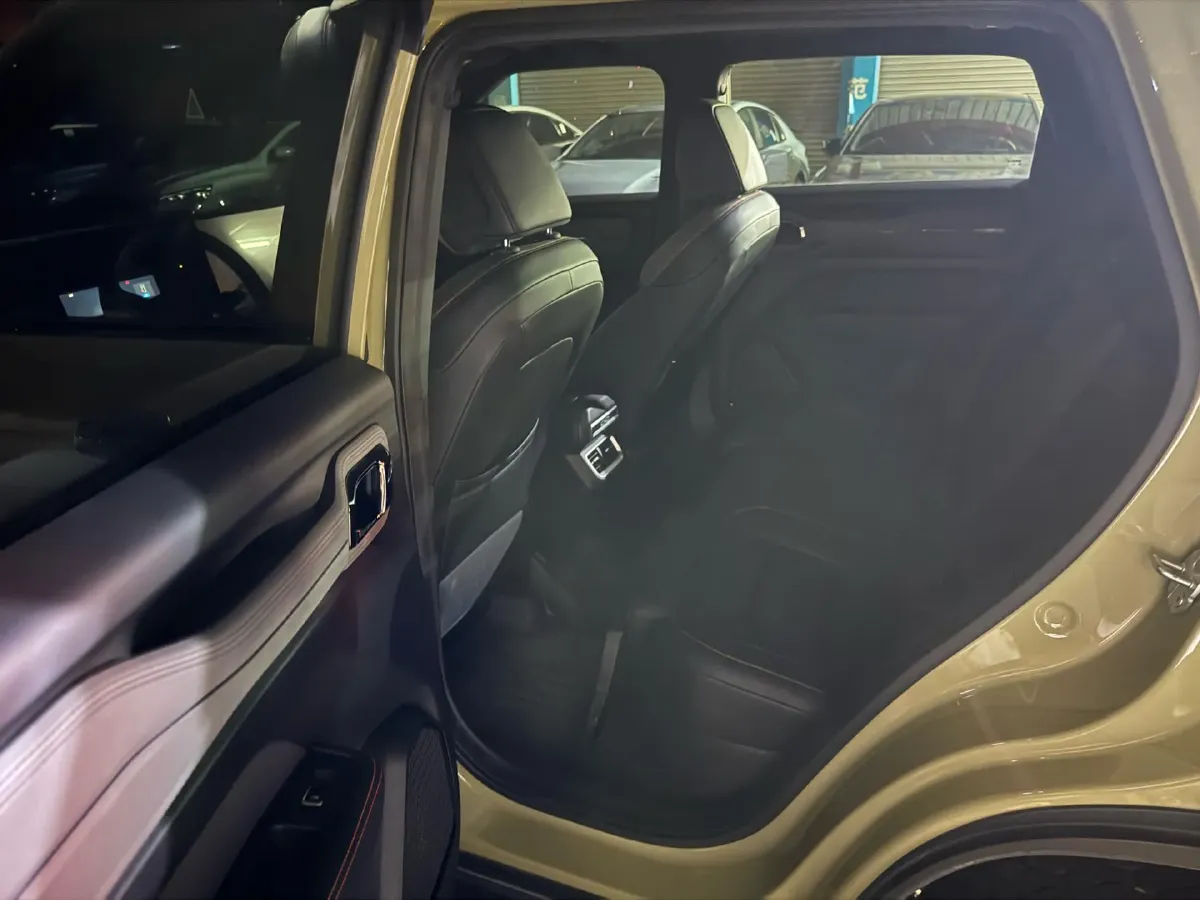 2025 Geely Cowboy 1.5T 181HP L4 7DCT,autocango,china used car exporter,china ev exporter,chinese used car exporter,chinese used ev exporter