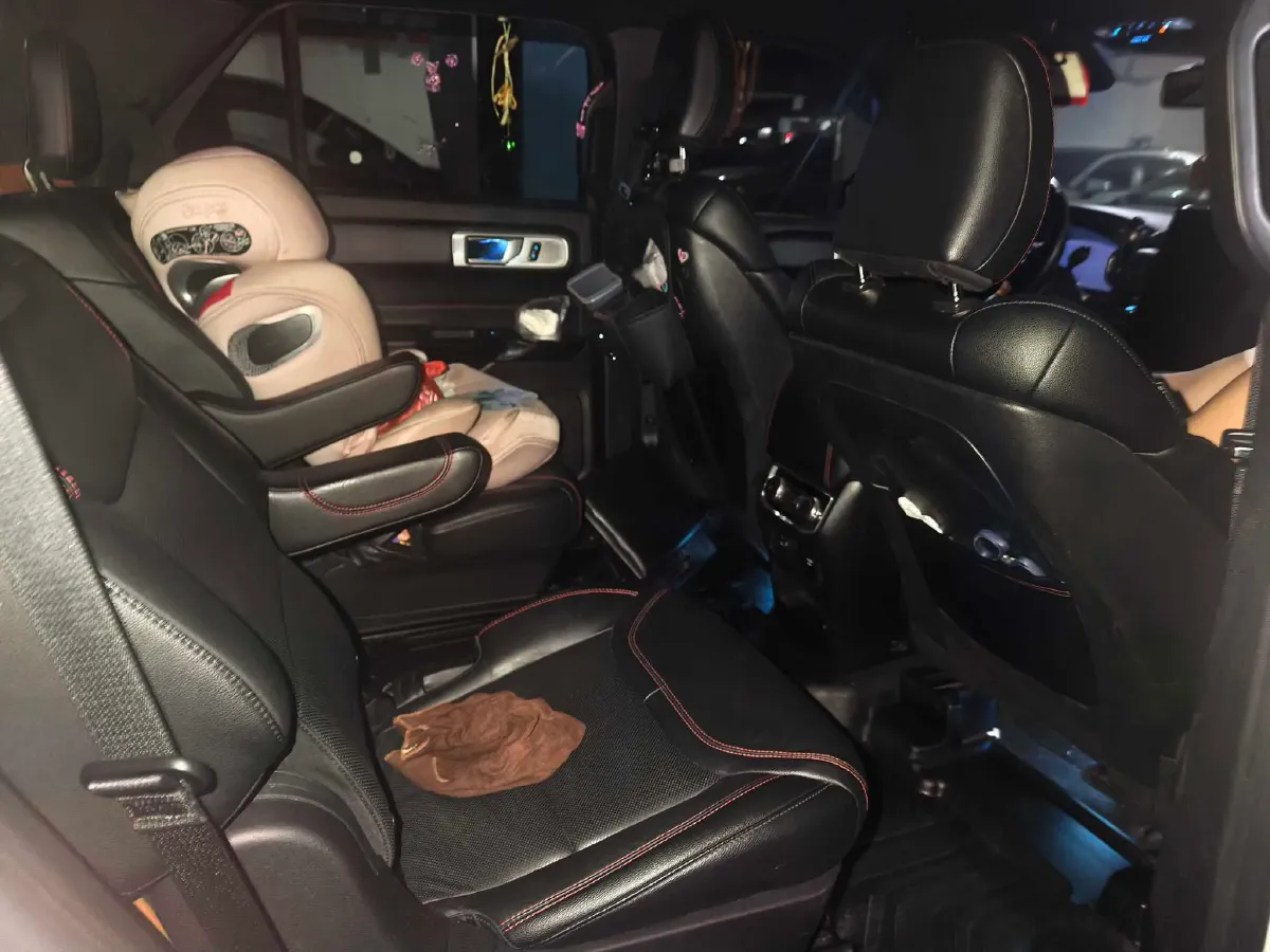 2020 Ford Explorer 2.3T 276HP L4 10AT,autocango,china used car exporter,china ev exporter,chinese used car exporter,chinese used ev exporter