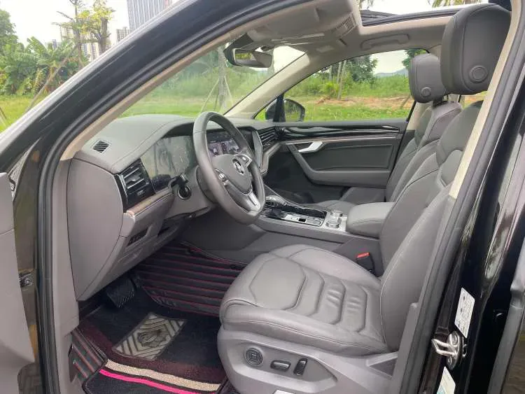 2019 Volkswagen Touareg 2.0T 245HP L4 8AT,autocango,china used car exporter,china ev exporter,chinese used car exporter,chinese used ev exporter