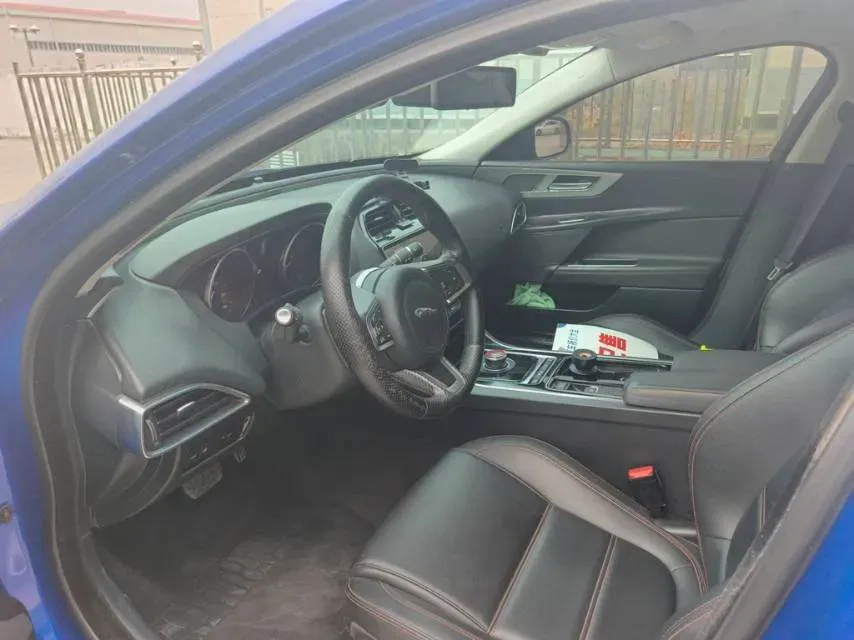 2019 Jeep Cherokee 2.0T 265HP L4 9AT,autocango,china used car exporter,china ev exporter,chinese used car exporter,chinese used ev exporter