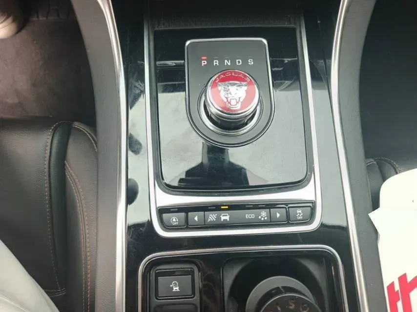 2019 Jeep Cherokee 2.0T 265HP L4 9AT,autocango,china used car exporter,china ev exporter,chinese used car exporter,chinese used ev exporter