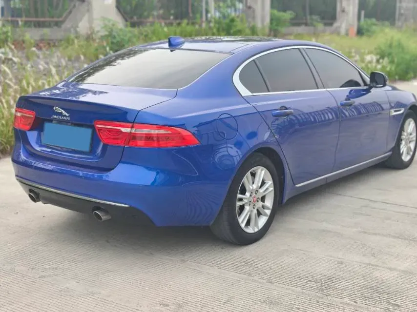 2019 Jeep Cherokee 2.0T 265HP L4 9AT,autocango,china used car exporter,china ev exporter,chinese used car exporter,chinese used ev exporter