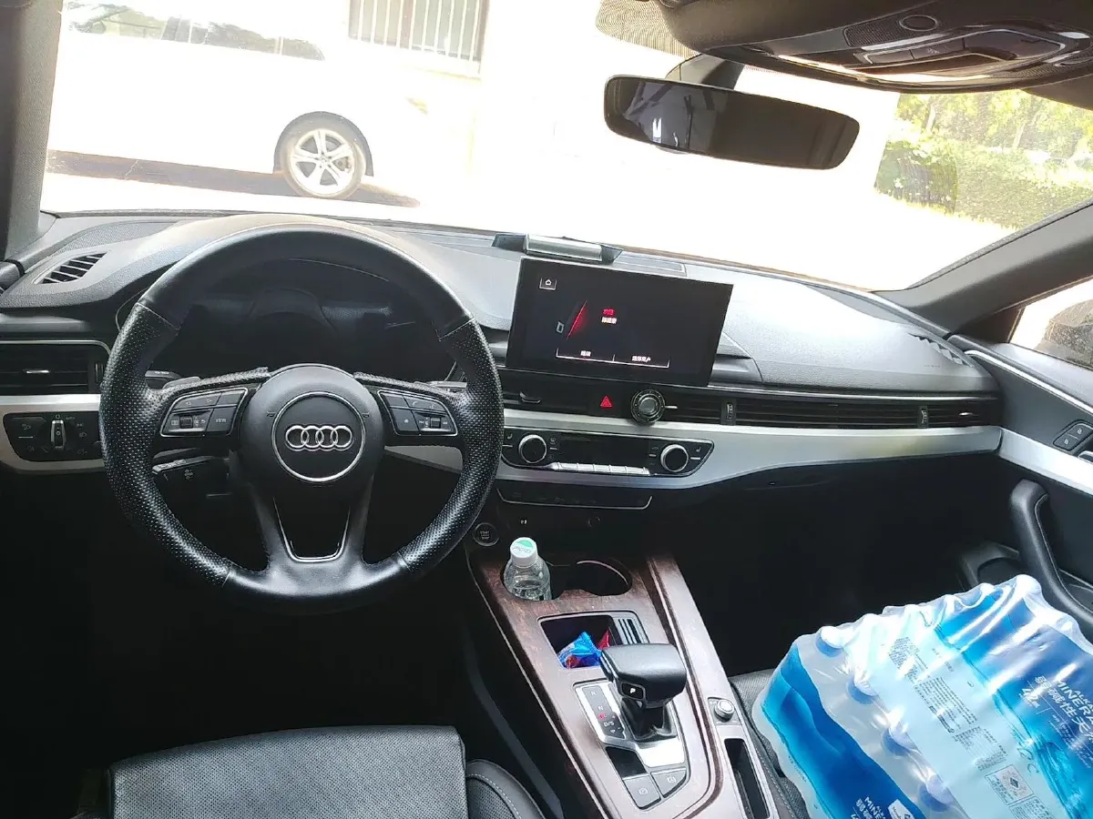 2020 Audi A4L 2.0T 190HP L4 7DCT,autocango,china used car exporter,china ev exporter,chinese used car exporter,chinese used ev exporter