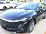 2025 HongQi E-QM5 BEV