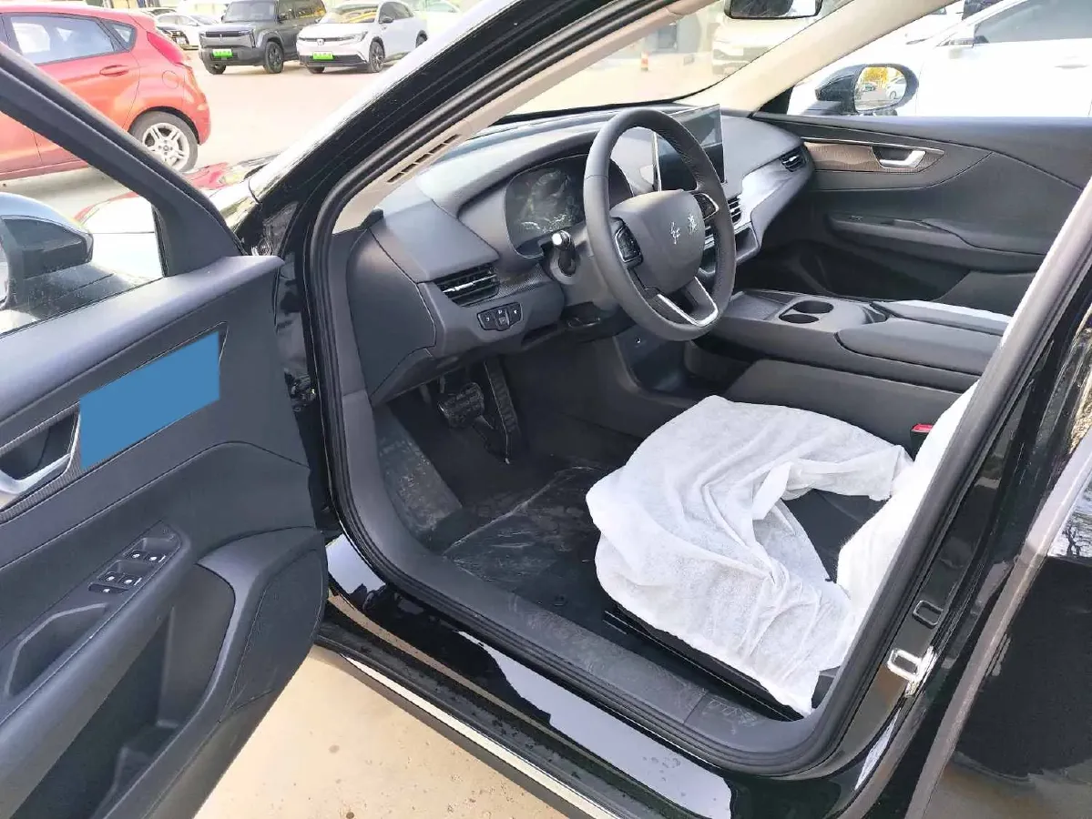 2025 HongQi E-QM5 BEV,autocango,china used car exporter,china ev exporter,chinese used car exporter,chinese used ev exporter