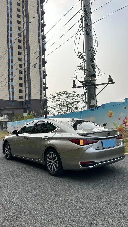 2021 Lexus ES 2.5L 178HP L4 E-CVT Hybrid,autocango,china used car exporter,china ev exporter,chinese used car exporter,chinese used ev exporter