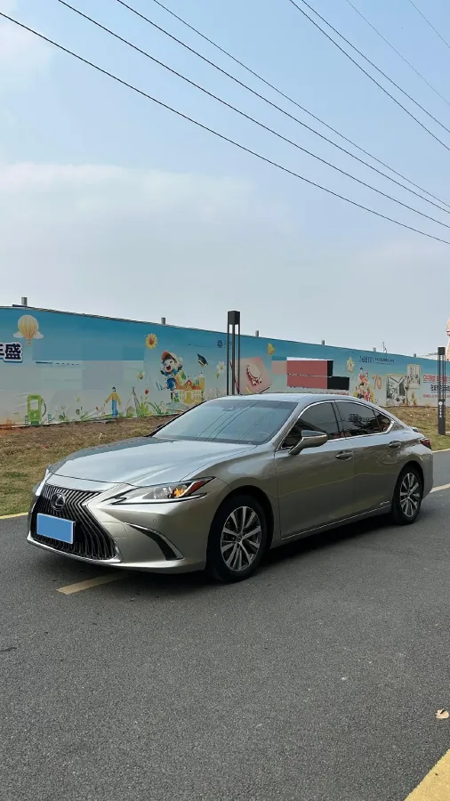 2021 Lexus ES 2.5L 178HP L4 E-CVT Hybrid,autocango,china used car exporter,china ev exporter,chinese used car exporter,chinese used ev exporter