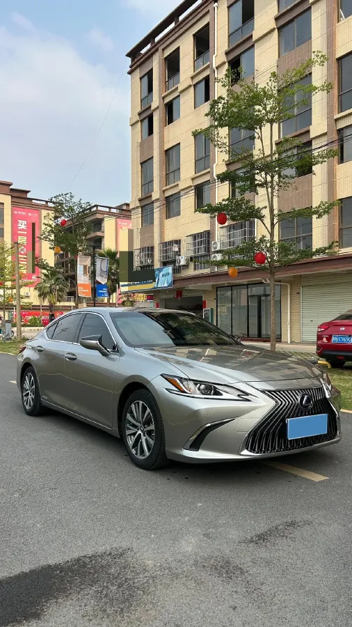 2021 Lexus ES 2.5L 178HP L4 E-CVT Hybrid,autocango,china used car exporter,china ev exporter,chinese used car exporter,chinese used ev exporter