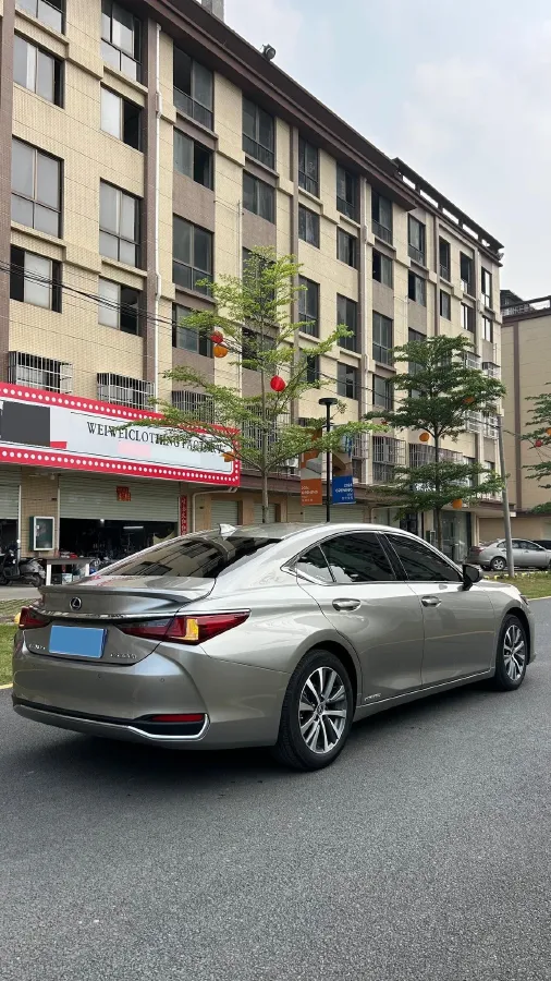 2021 Lexus ES 2.5L 178HP L4 E-CVT Hybrid,autocango,china used car exporter,china ev exporter,chinese used car exporter,chinese used ev exporter