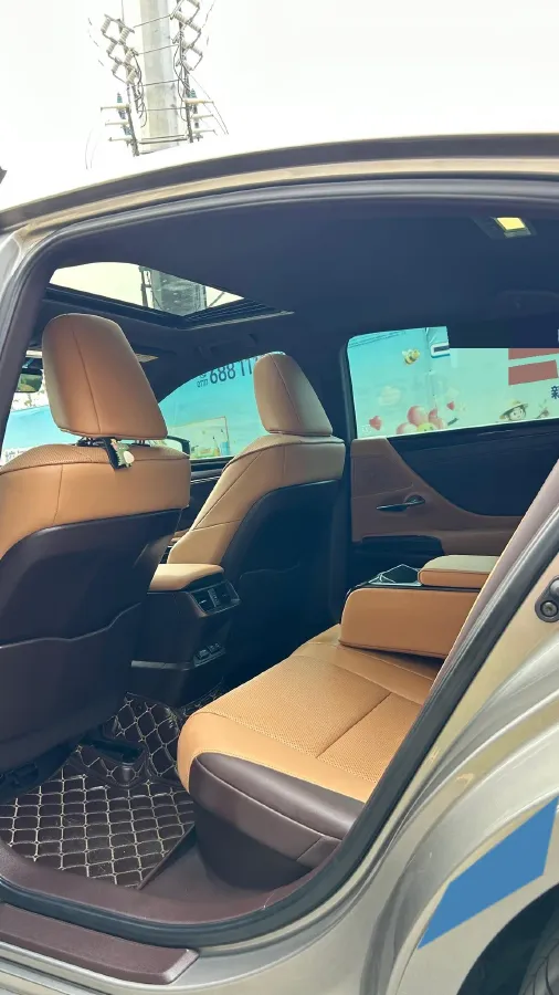 2021 Lexus ES 2.5L 178HP L4 E-CVT Hybrid,autocango,china used car exporter,china ev exporter,chinese used car exporter,chinese used ev exporter