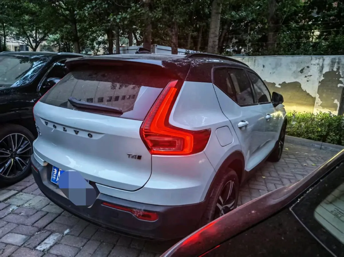 2021 Volvo XC40 2.0T 190HP L4 8AT,autocango,china used car exporter,china ev exporter,chinese used car exporter,chinese used ev exporter