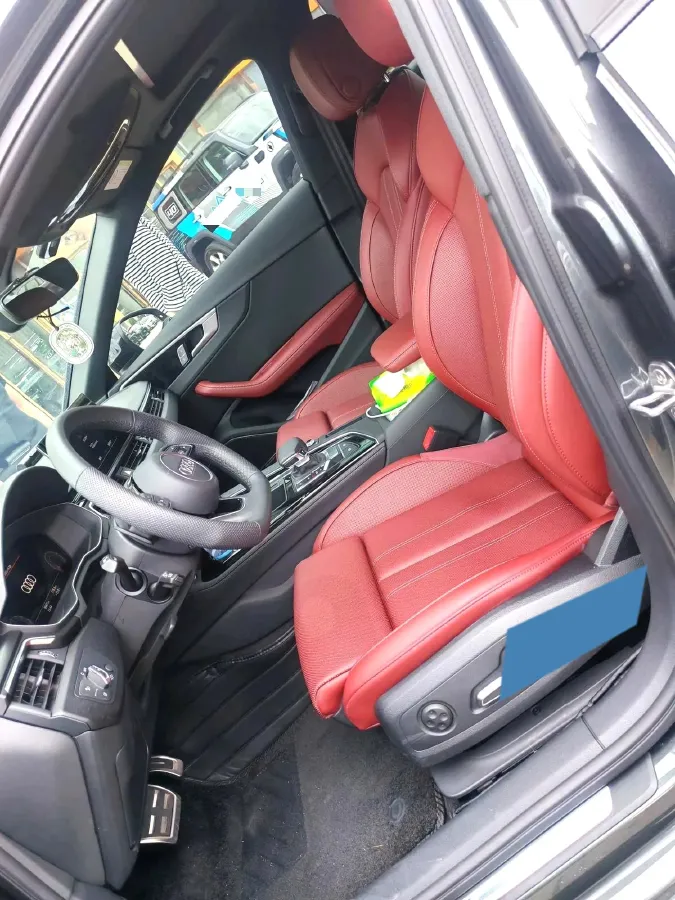 2024 Audi A4L 2.0T 190HP L4 7DCT,autocango,china used car exporter,china ev exporter,chinese used car exporter,chinese used ev exporter