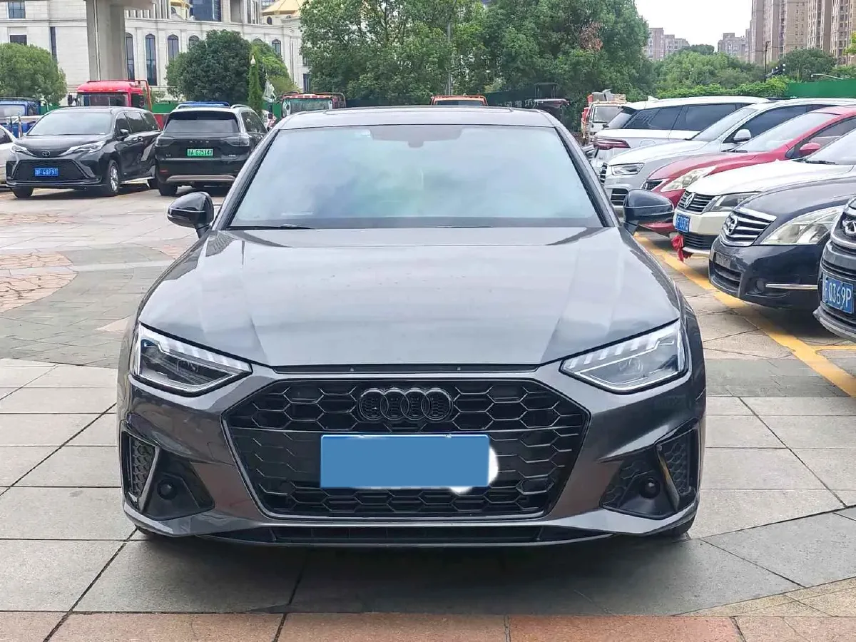2024 Audi A4L 2.0T 190HP L4 7DCT,autocango,china used car exporter,china ev exporter,chinese used car exporter,chinese used ev exporter