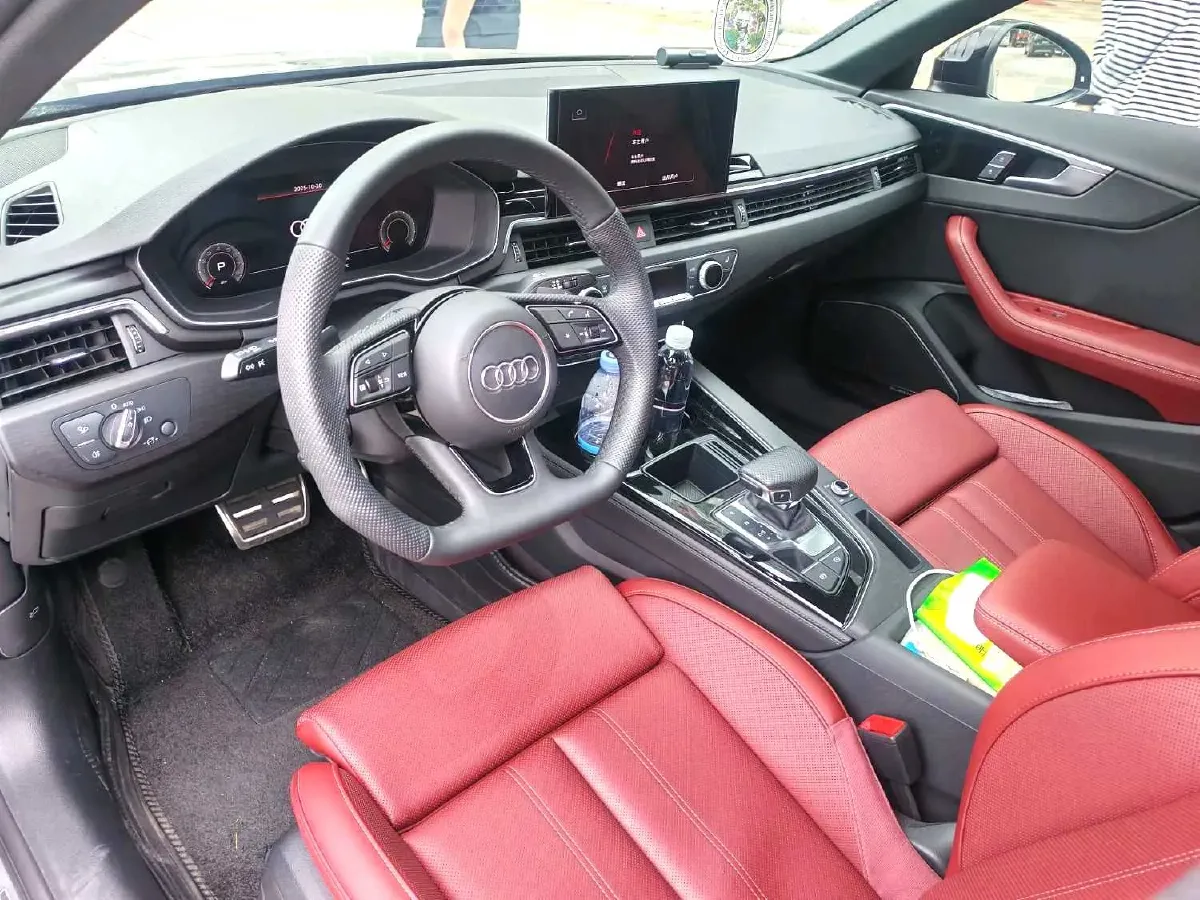 2024 Audi A4L 2.0T 190HP L4 7DCT,autocango,china used car exporter,china ev exporter,chinese used car exporter,chinese used ev exporter