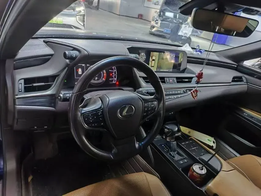 2020 Lexus ES 2.0L 173HP L4 CVT,autocango,china used car exporter,china ev exporter,chinese used car exporter,chinese used ev exporter
