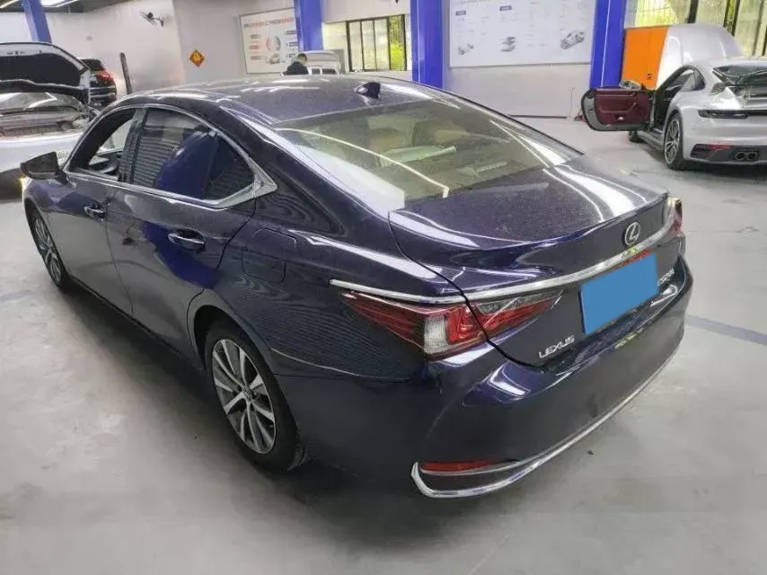 2020 Lexus ES 2.0L 173HP L4 CVT,autocango,china used car exporter,china ev exporter,chinese used car exporter,chinese used ev exporter