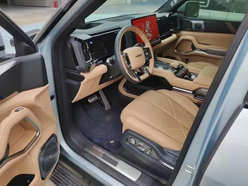 2025 FangChengBao Bao 8 2.0T 245HP L4 E-CVT PHEV 36.8KWH,autocango,china used car exporter,china ev exporter,chinese used car exporter,chinese used ev exporter