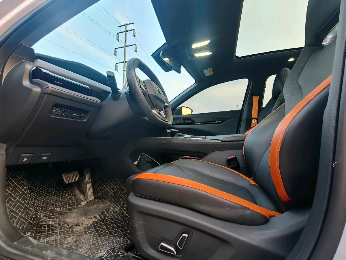 2023 ChangAn UNI-V 1.5T 188HP L4 7DCT,autocango,china used car exporter,china ev exporter,chinese used car exporter,chinese used ev exporter