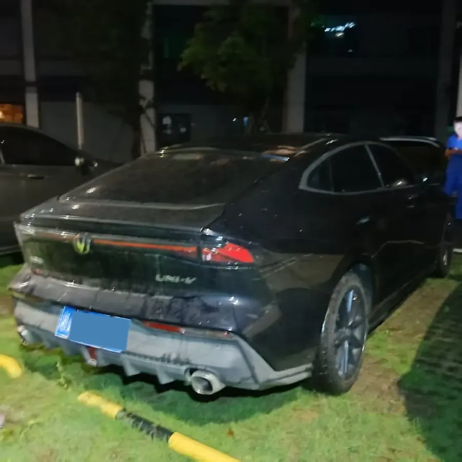 2023 ChangAn UNI-V 1.5T 188HP L4 7DCT,autocango,china used car exporter,china ev exporter,chinese used car exporter,chinese used ev exporter