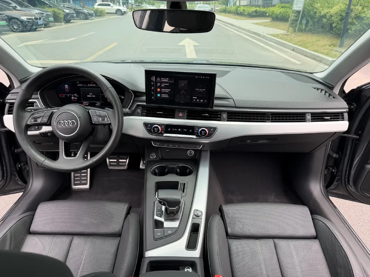 2020 Audi A4L 2.0T 190HP L4 7DCT,autocango,china used car exporter,china ev exporter,chinese used car exporter,chinese used ev exporter