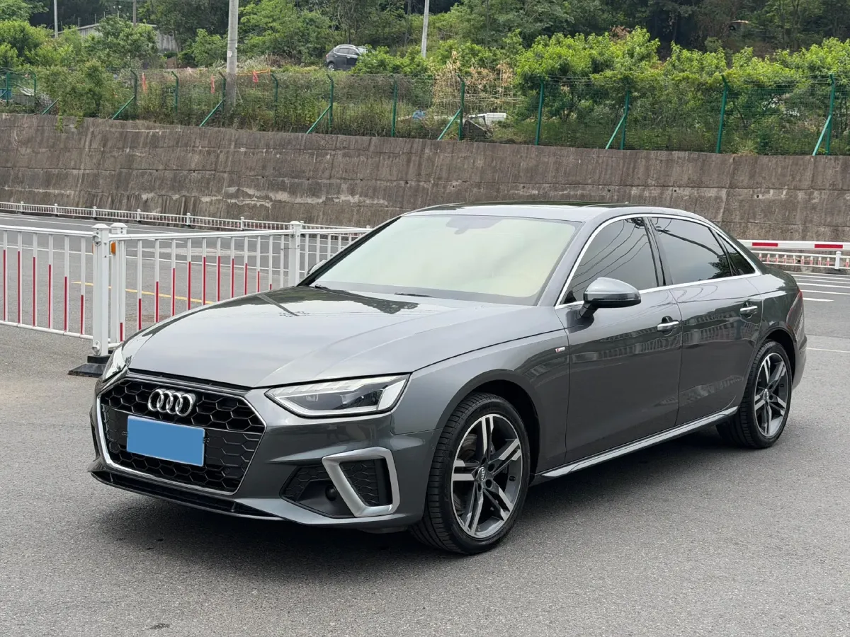 2020 Audi A4L 2.0T 190HP L4 7DCT,autocango,china used car exporter,china ev exporter,chinese used car exporter,chinese used ev exporter