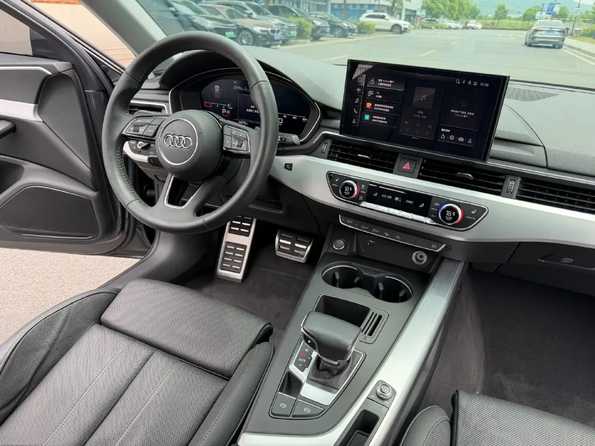 2020 Audi A4L 2.0T 190HP L4 7DCT,autocango,china used car exporter,china ev exporter,chinese used car exporter,chinese used ev exporter