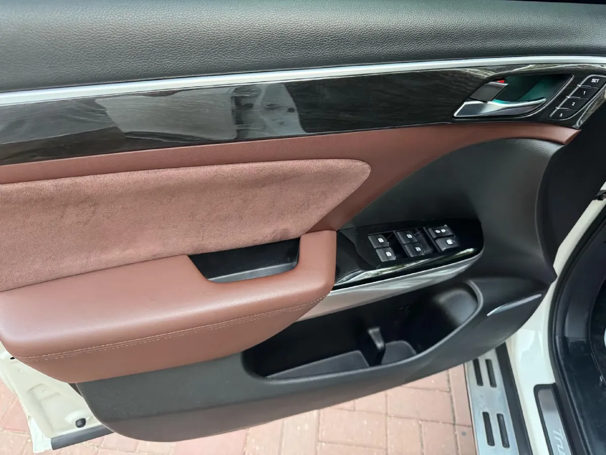 2017 GAC Trumpchi GS8 2.0T 201HP L4 6AT,autocango,china used car exporter,china ev exporter,chinese used car exporter,chinese used ev exporter