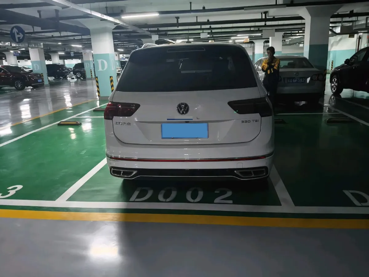 2024 Volkswagen Tiguan L 2.0T 186HP L4 7DCT,autocango,china used car exporter,china ev exporter,chinese used car exporter,chinese used ev exporter