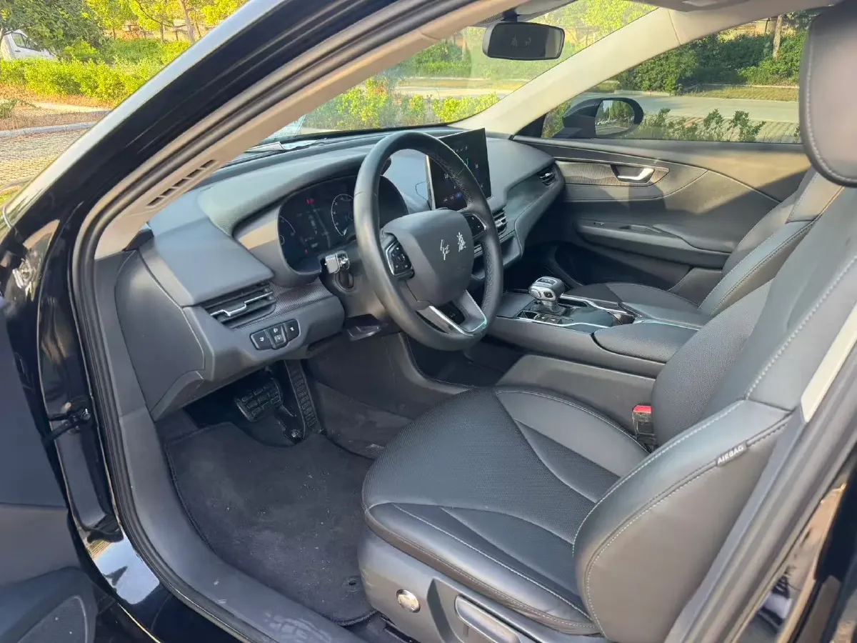 2022 HongQi E-QM5 BEV 54KWH,autocango,china used car exporter,china ev exporter,chinese used car exporter,chinese used ev exporter