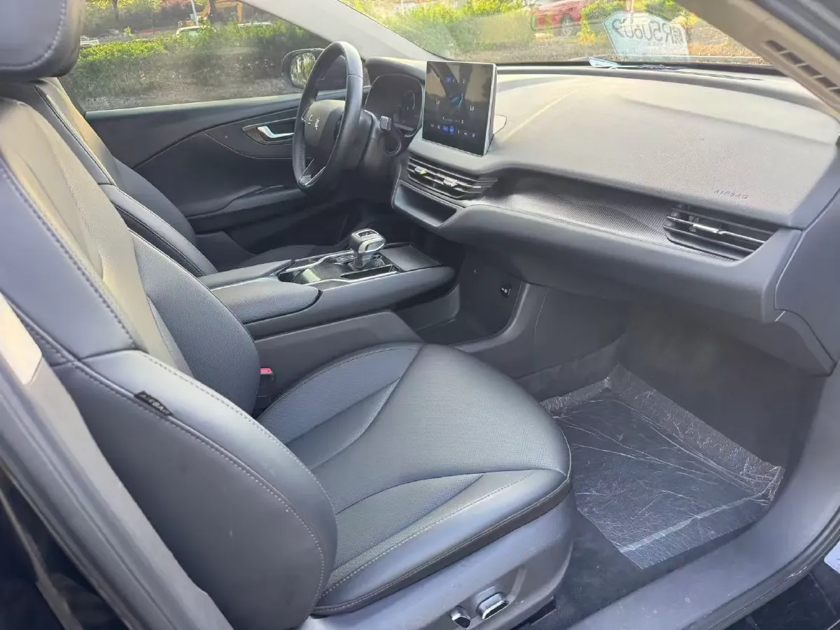2022 HongQi E-QM5 BEV 54KWH,autocango,china used car exporter,china ev exporter,chinese used car exporter,chinese used ev exporter