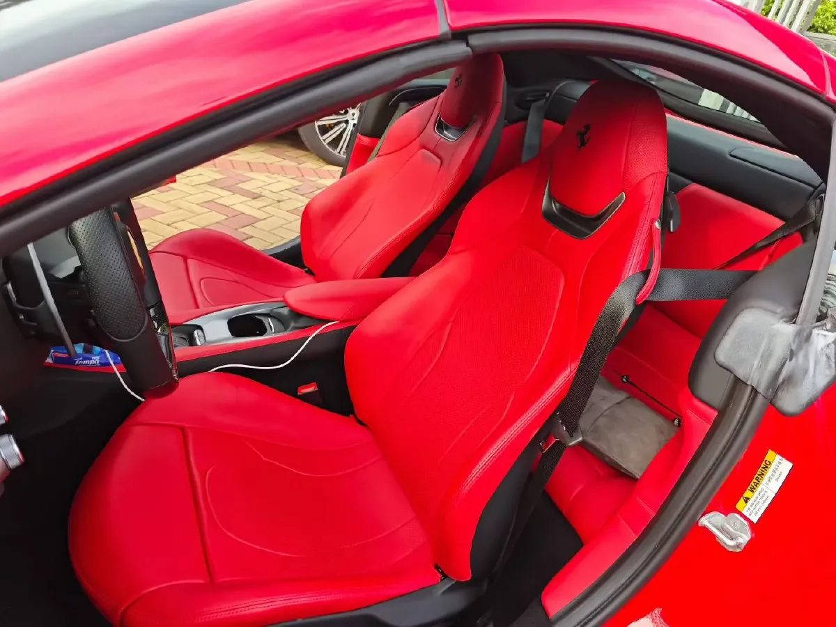 2021 Ferrari Portofino 3.9T 620HP V8 8DCT,autocango,china used car exporter,china ev exporter,chinese used car exporter,chinese used ev exporter