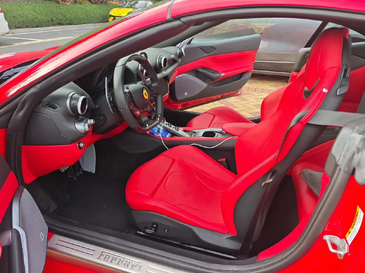 2021 Ferrari Portofino 3.9T 620HP V8 8DCT,autocango,china used car exporter,china ev exporter,chinese used car exporter,chinese used ev exporter