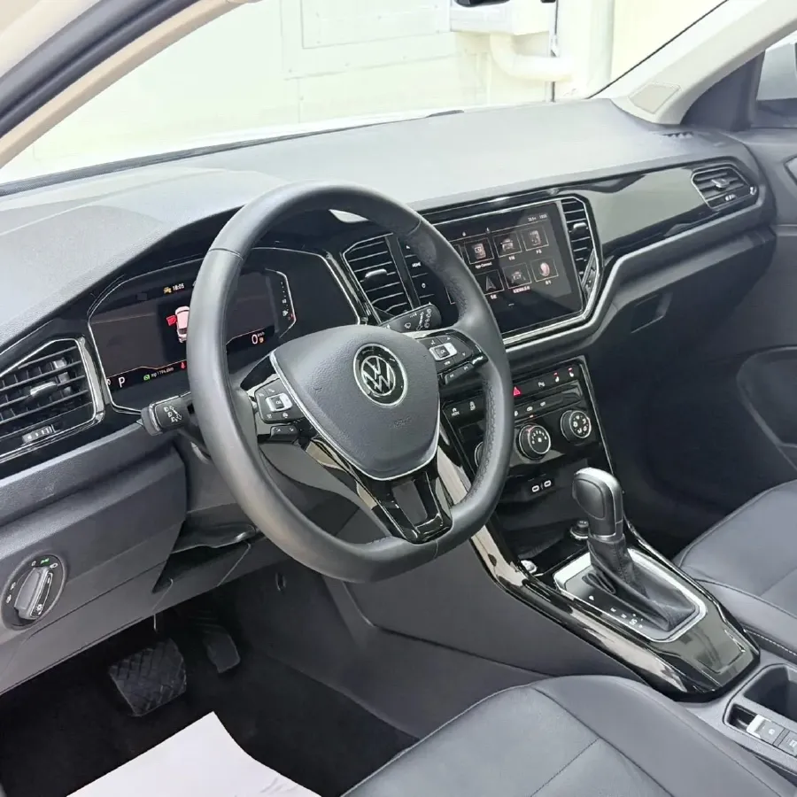 2022 Volkswagen T-Roc 1.4T 150HP L4 7DCT,autocango,china used car exporter,china ev exporter,chinese used car exporter,chinese used ev exporter