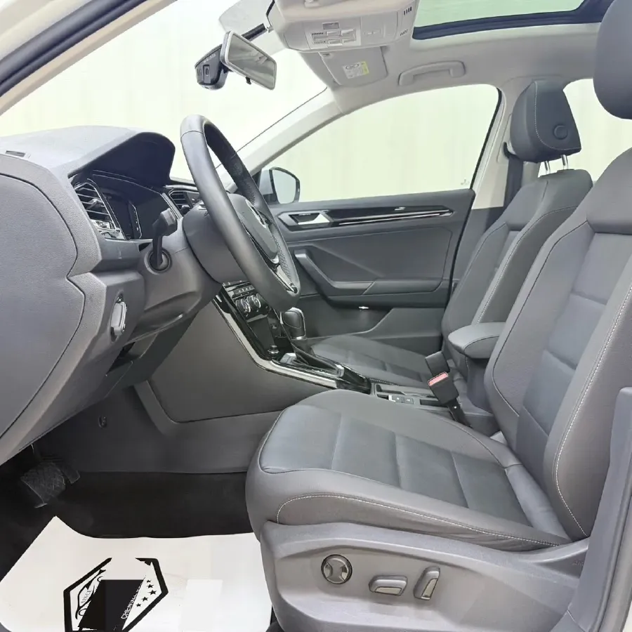 2022 Volkswagen T-Roc 1.4T 150HP L4 7DCT,autocango,china used car exporter,china ev exporter,chinese used car exporter,chinese used ev exporter