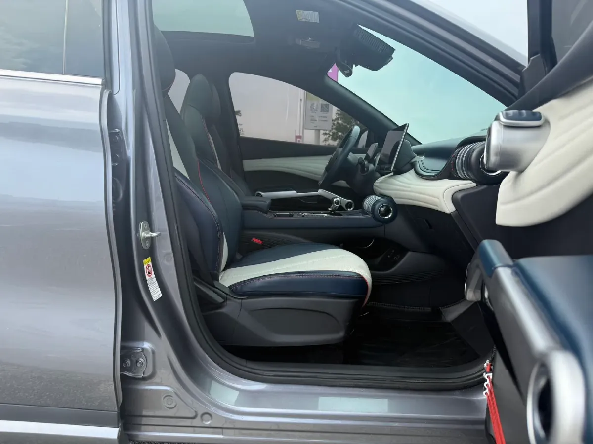 2022 Foton Grand General G7 2.0T 238HP L4 8AT,autocango,china used car exporter,china ev exporter,chinese used car exporter,chinese used ev exporter