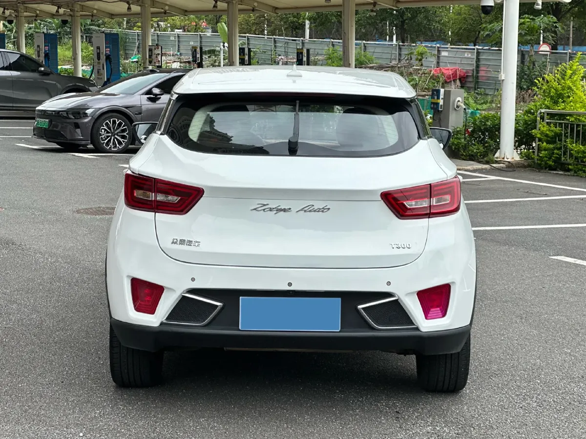 2017 Zotye T300 1.5L 112HP L4 5MT,autocango,china used car exporter,china ev exporter,chinese used car exporter,chinese used ev exporter
